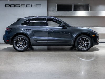 2022 Porsche Macan Base