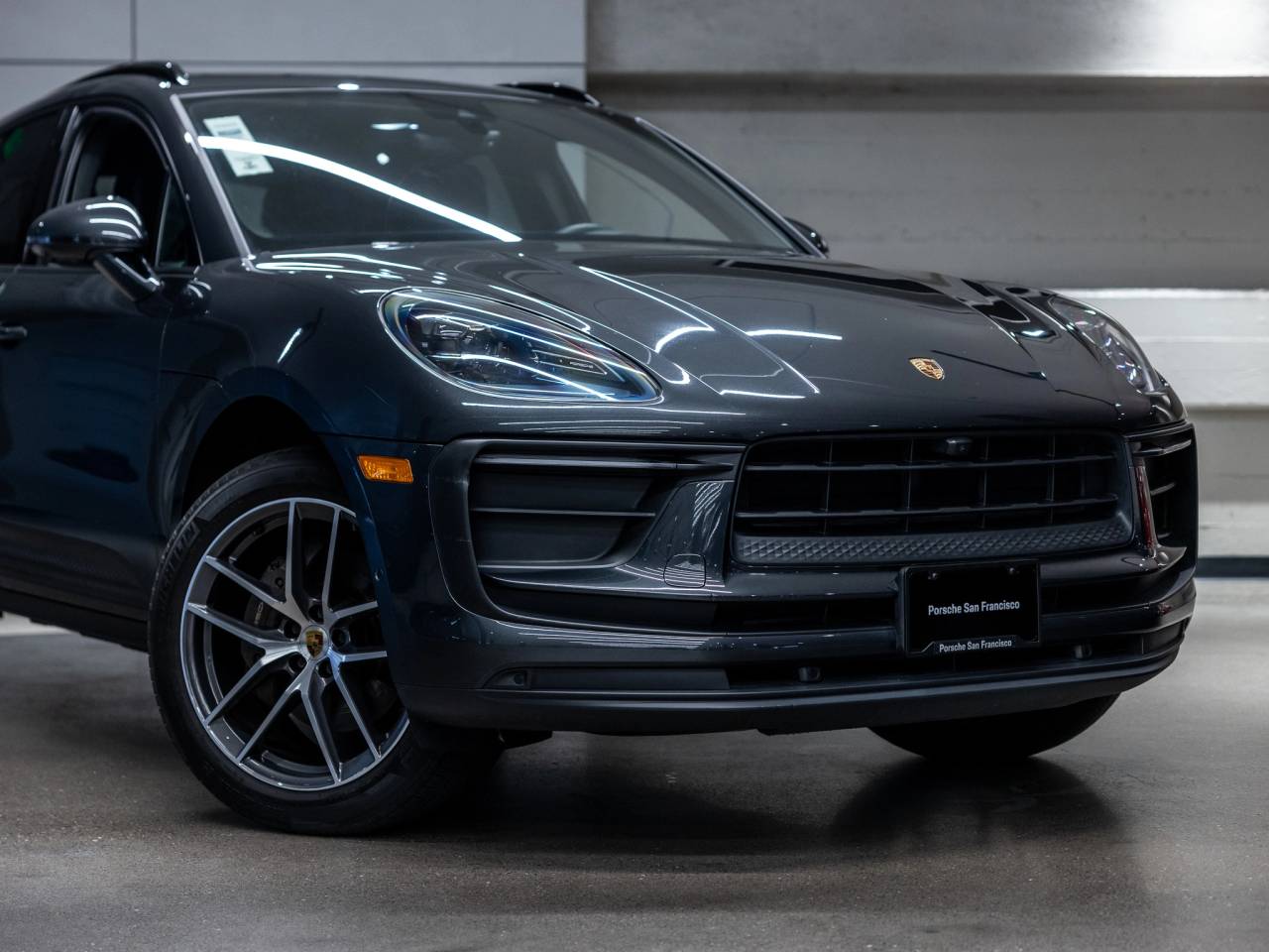 2022 Porsche Macan Base
