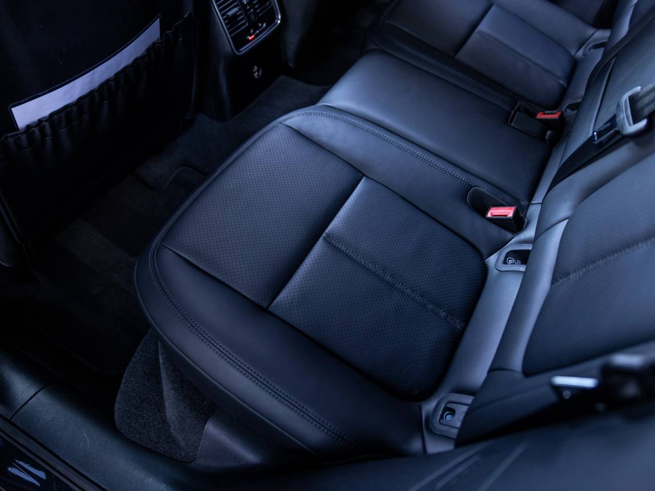 2022 Porsche Macan Base