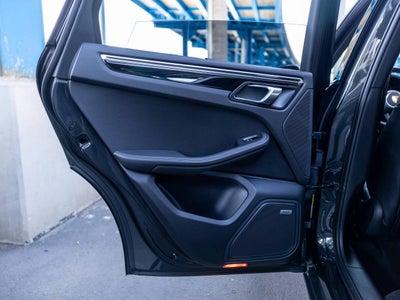2022 Porsche Macan Base