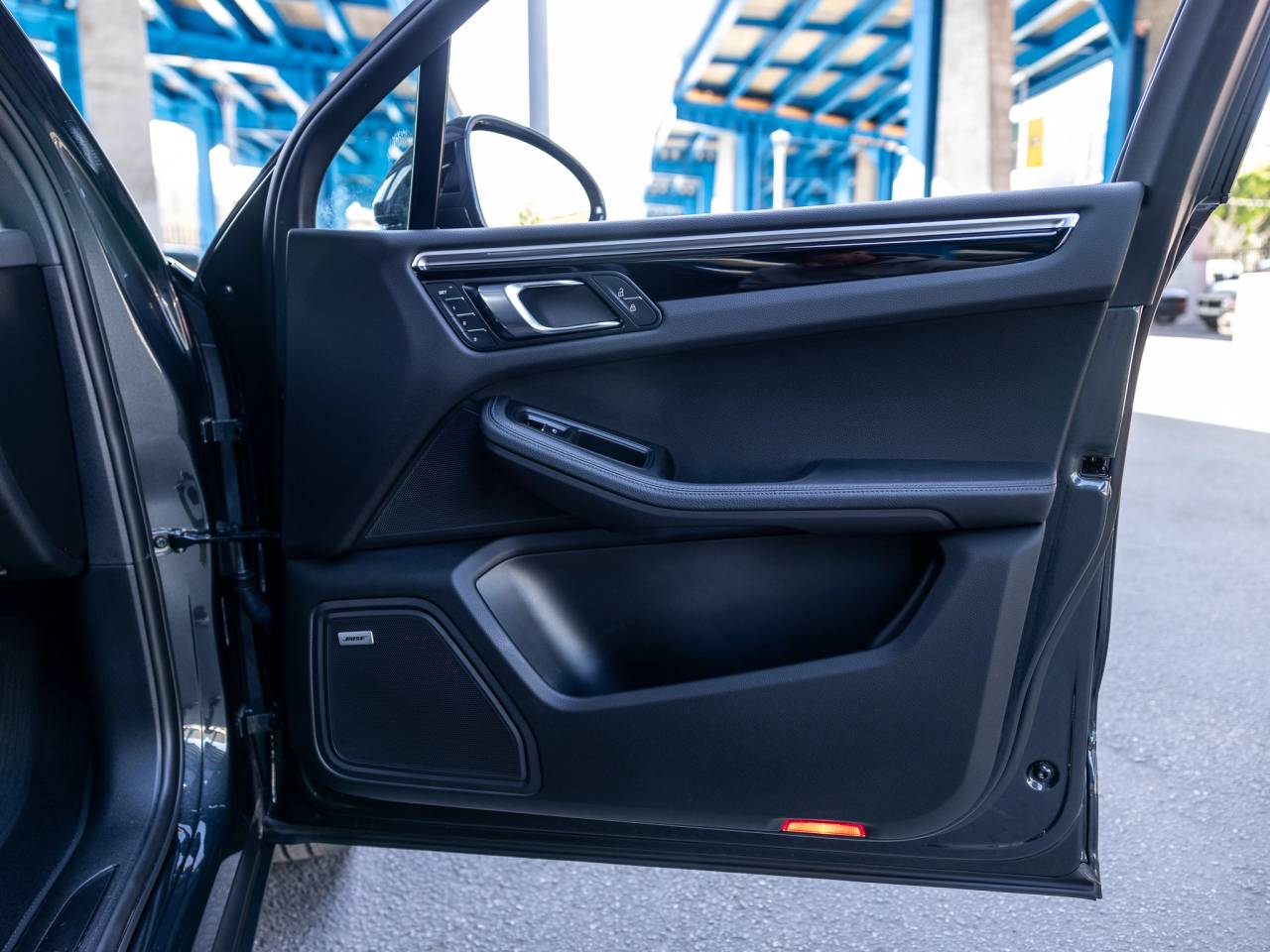 2022 Porsche Macan Base