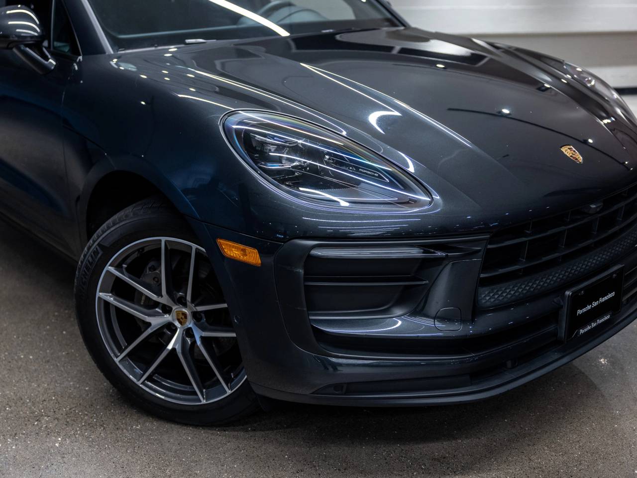 2022 Porsche Macan Base