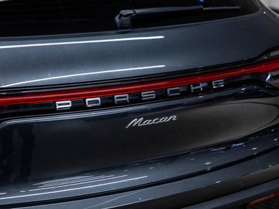 2022 Porsche Macan Base