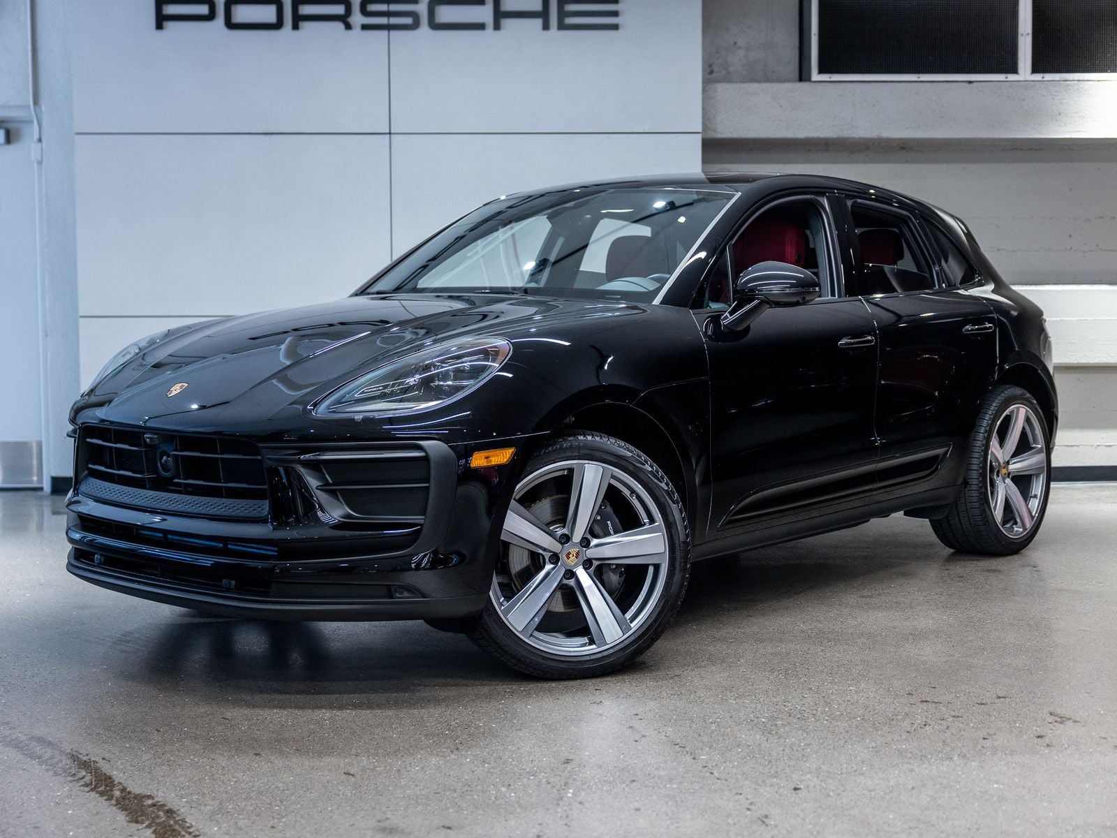 2025 Porsche Macan Base
