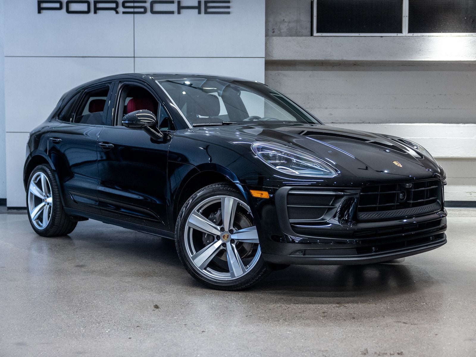 2025 Porsche Macan Base