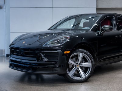 2025 Porsche Macan Base