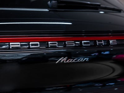 2025 Porsche Macan Base
