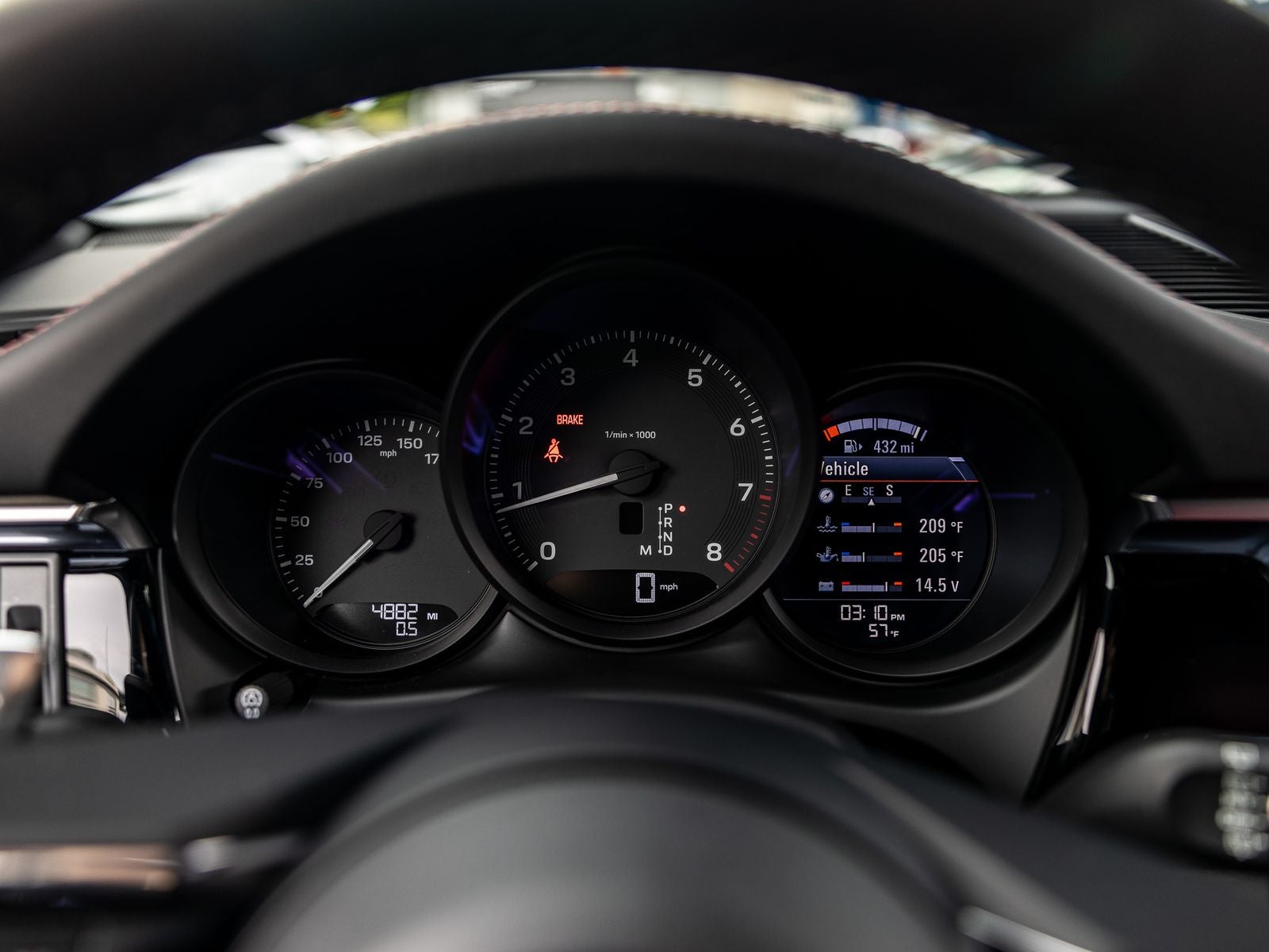 2025 Porsche Macan Base