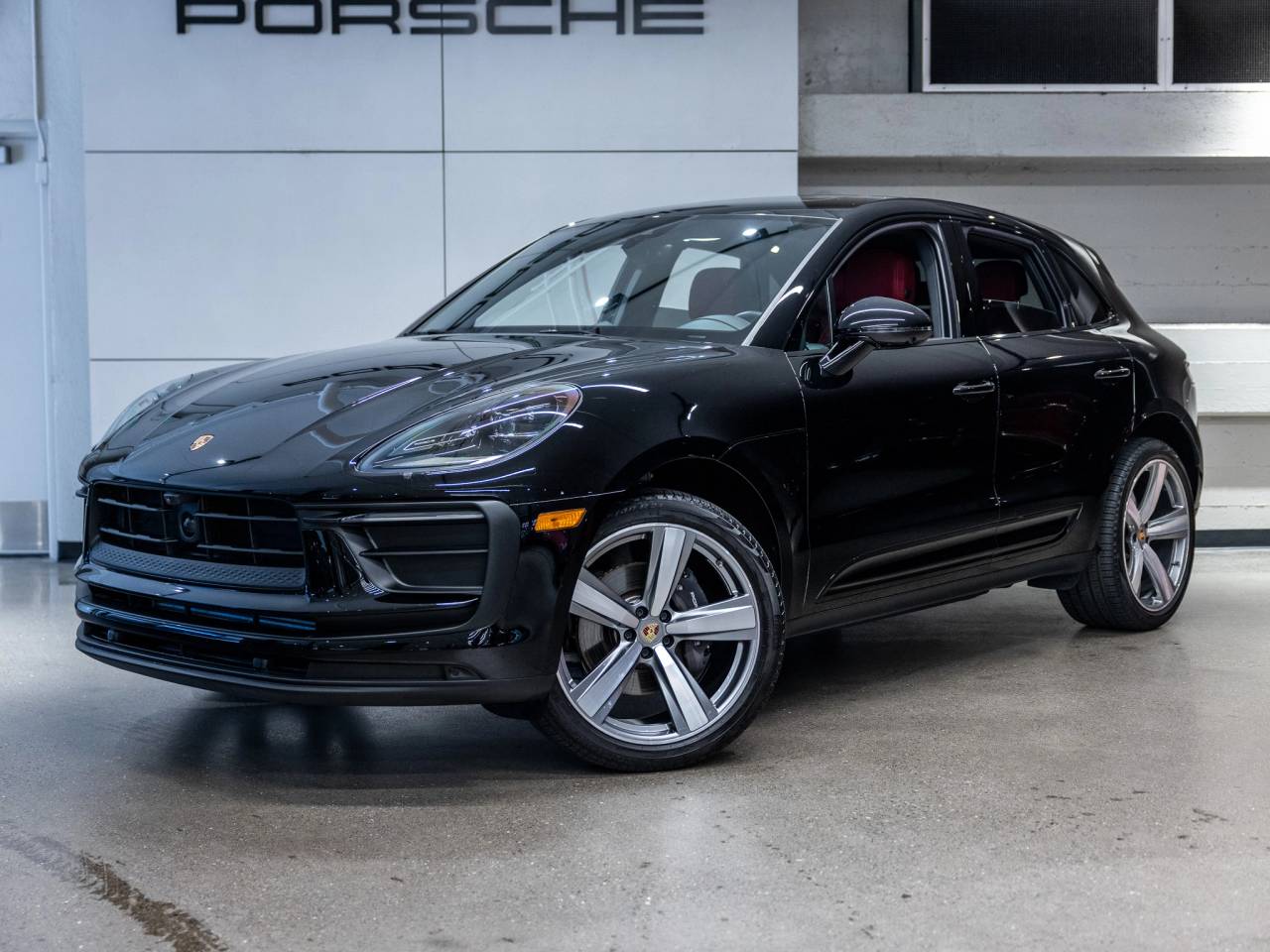2025 Porsche Macan Base