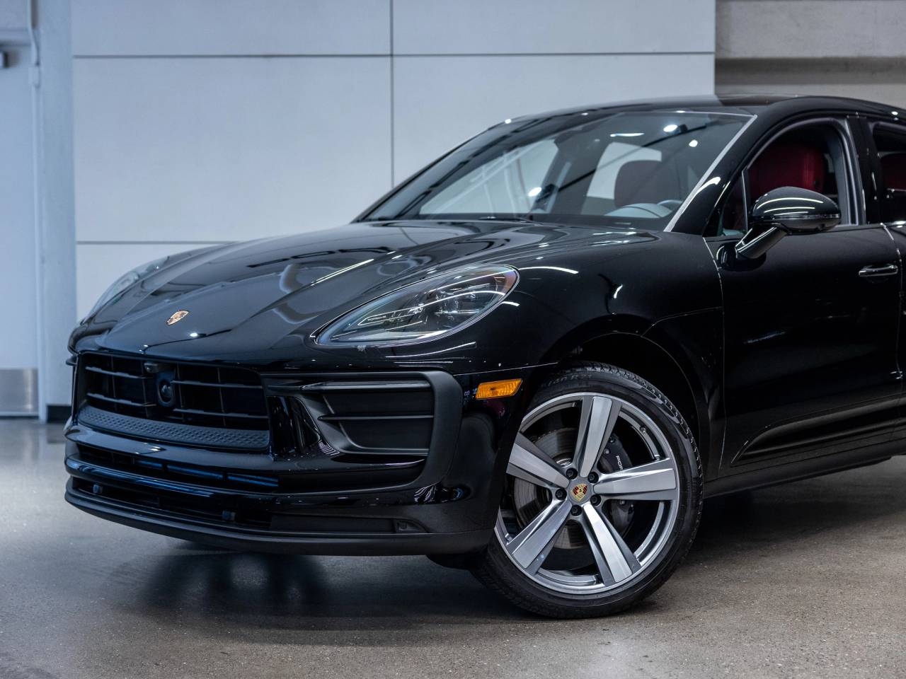 2025 Porsche Macan Base