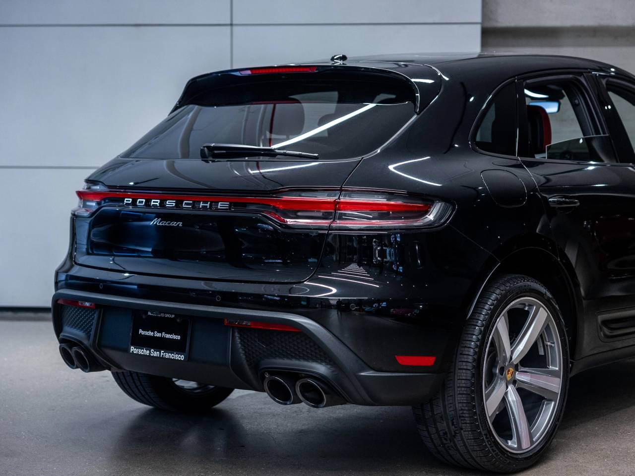 2025 Porsche Macan Base