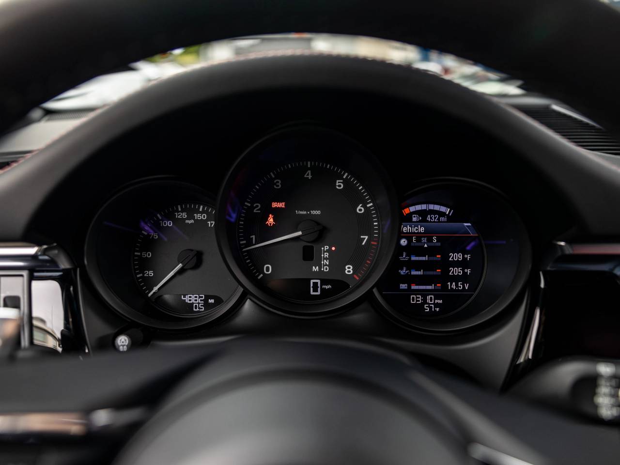 2025 Porsche Macan Base