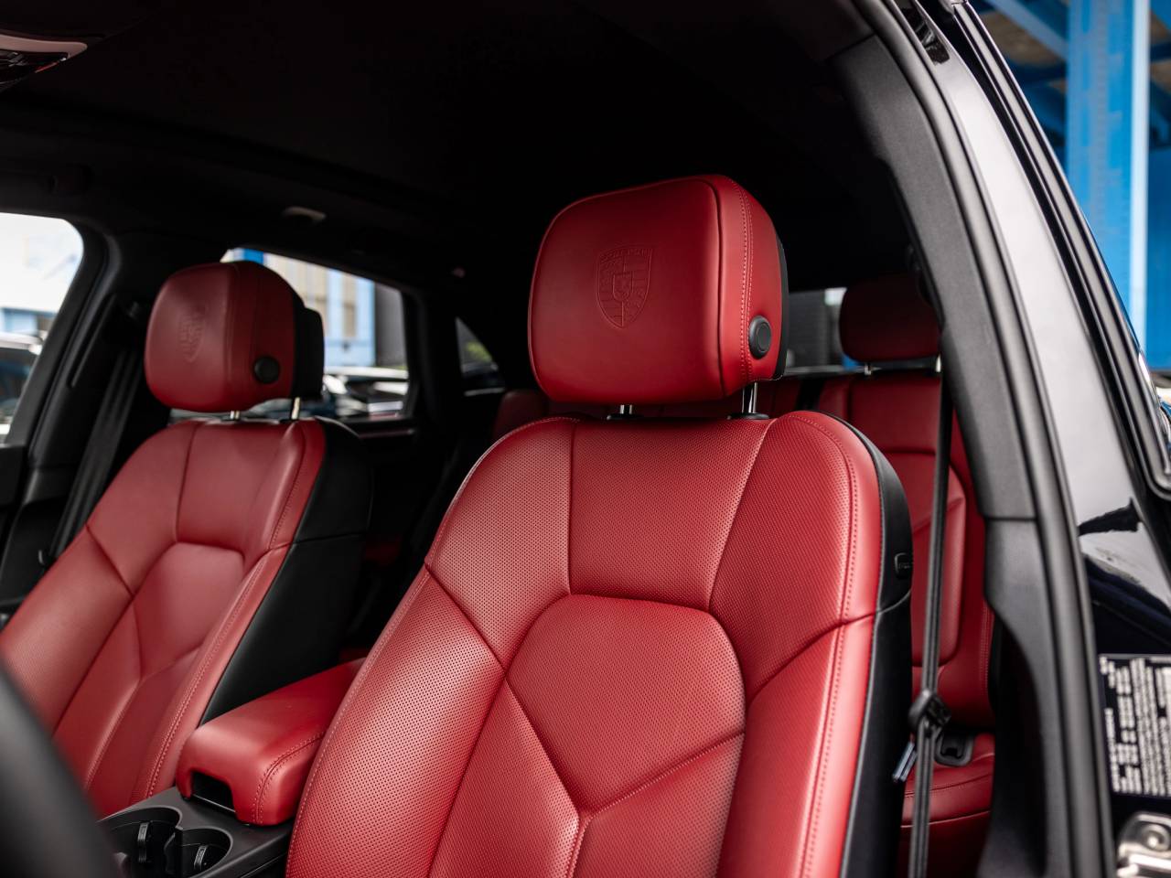2025 Porsche Macan Base