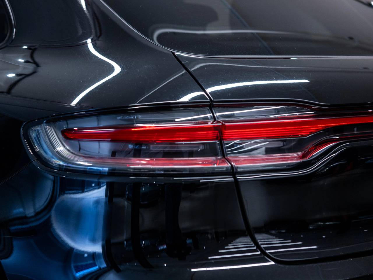 2025 Porsche Macan Base