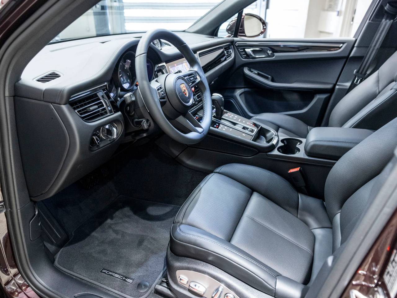 2025 Porsche Macan Macan