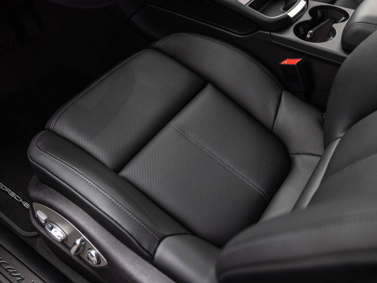 2026 Porsche Macan Macan T