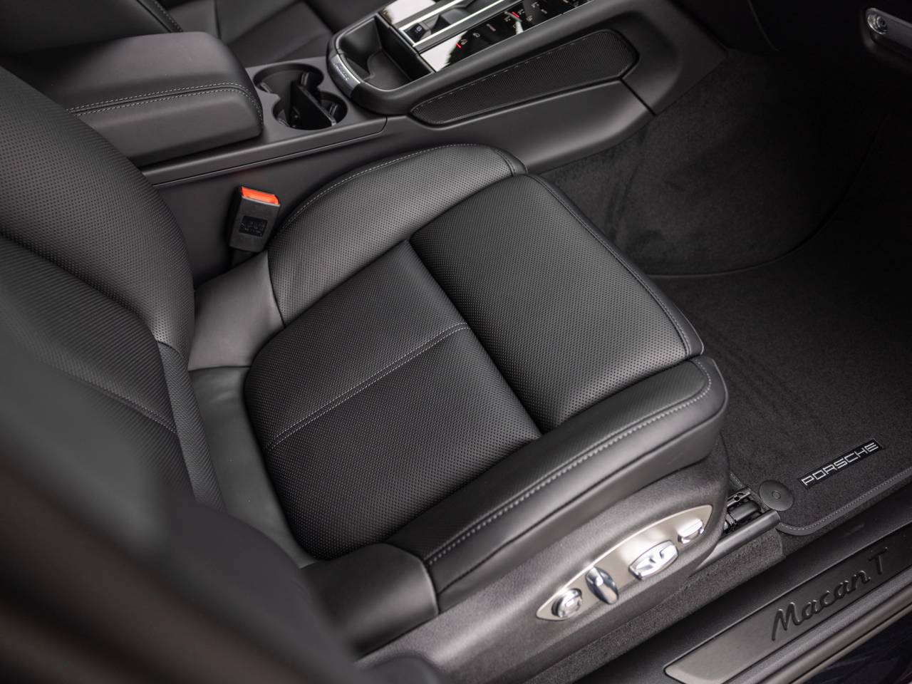 2026 Porsche Macan Macan T