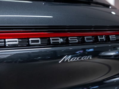 2026 Porsche Macan Base