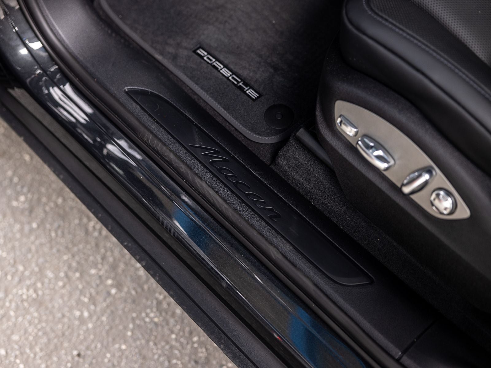 2026 Porsche Macan Base