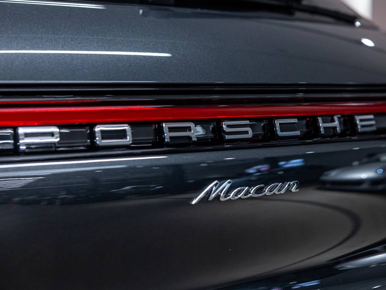 2026 Porsche Macan Base