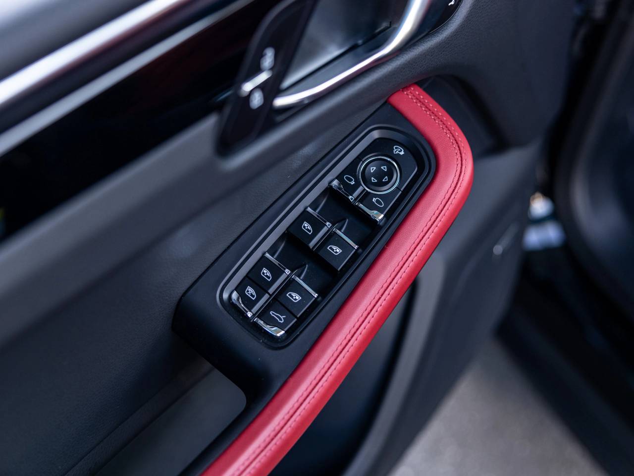 2025 Porsche Macan Macan