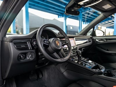 2025 Porsche Macan Macan