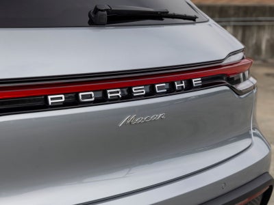 2026 Porsche Macan Base