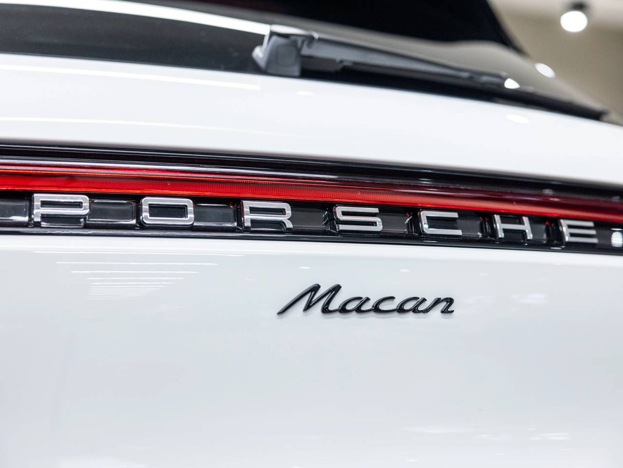 2026 Porsche Macan Base