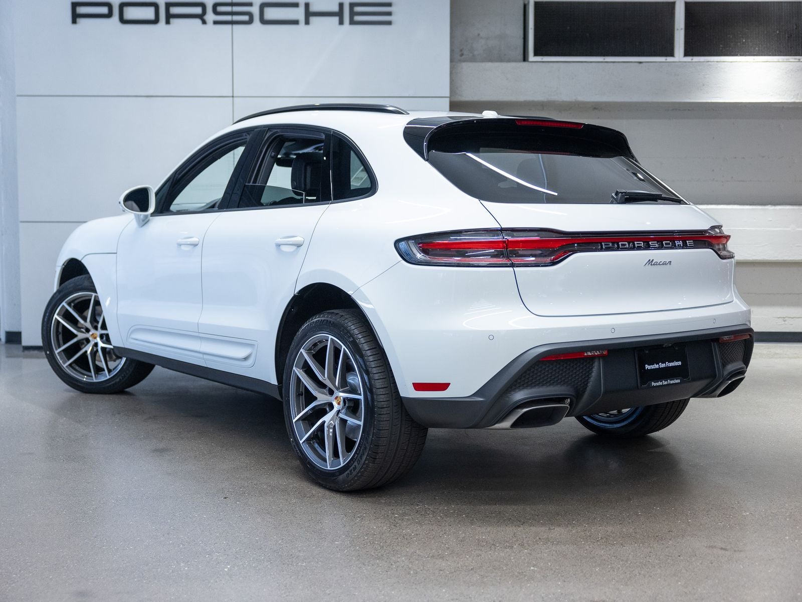 2026 Porsche Macan Base