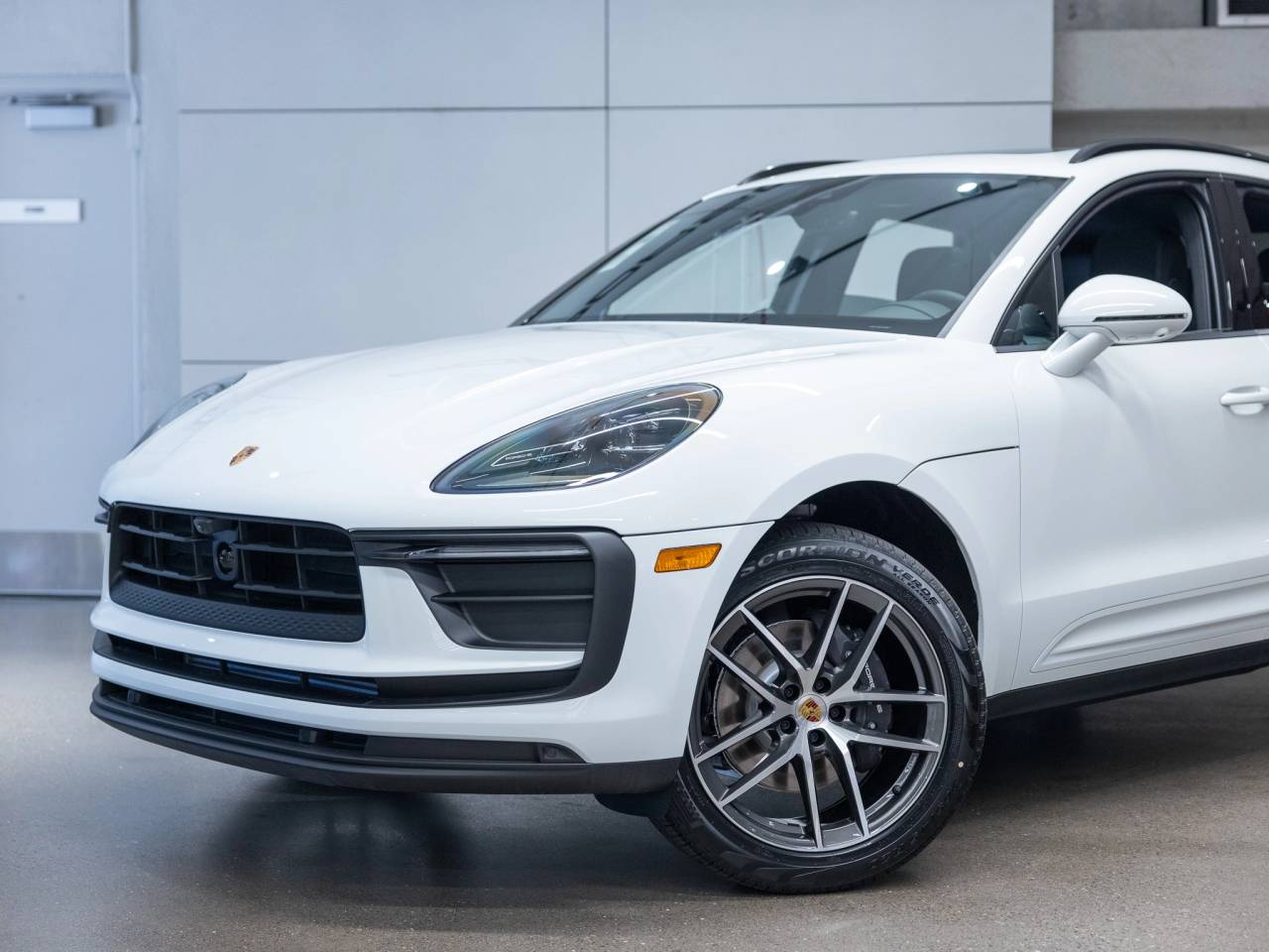 2026 Porsche Macan Base