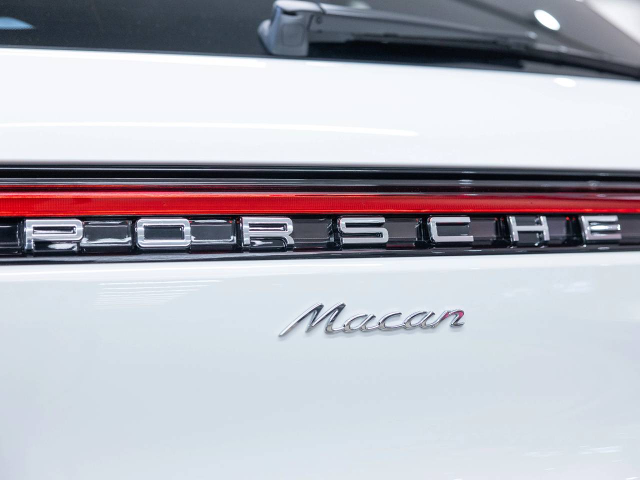2026 Porsche Macan Base