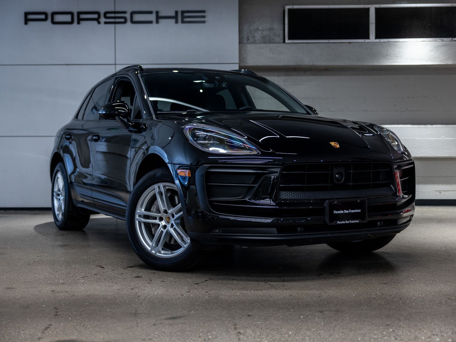 2023 Porsche Macan Base