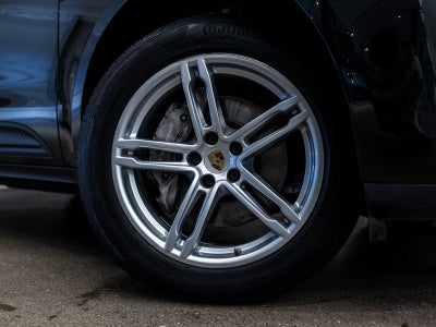 2023 Porsche Macan Base