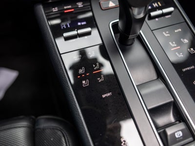 2023 Porsche Macan Base
