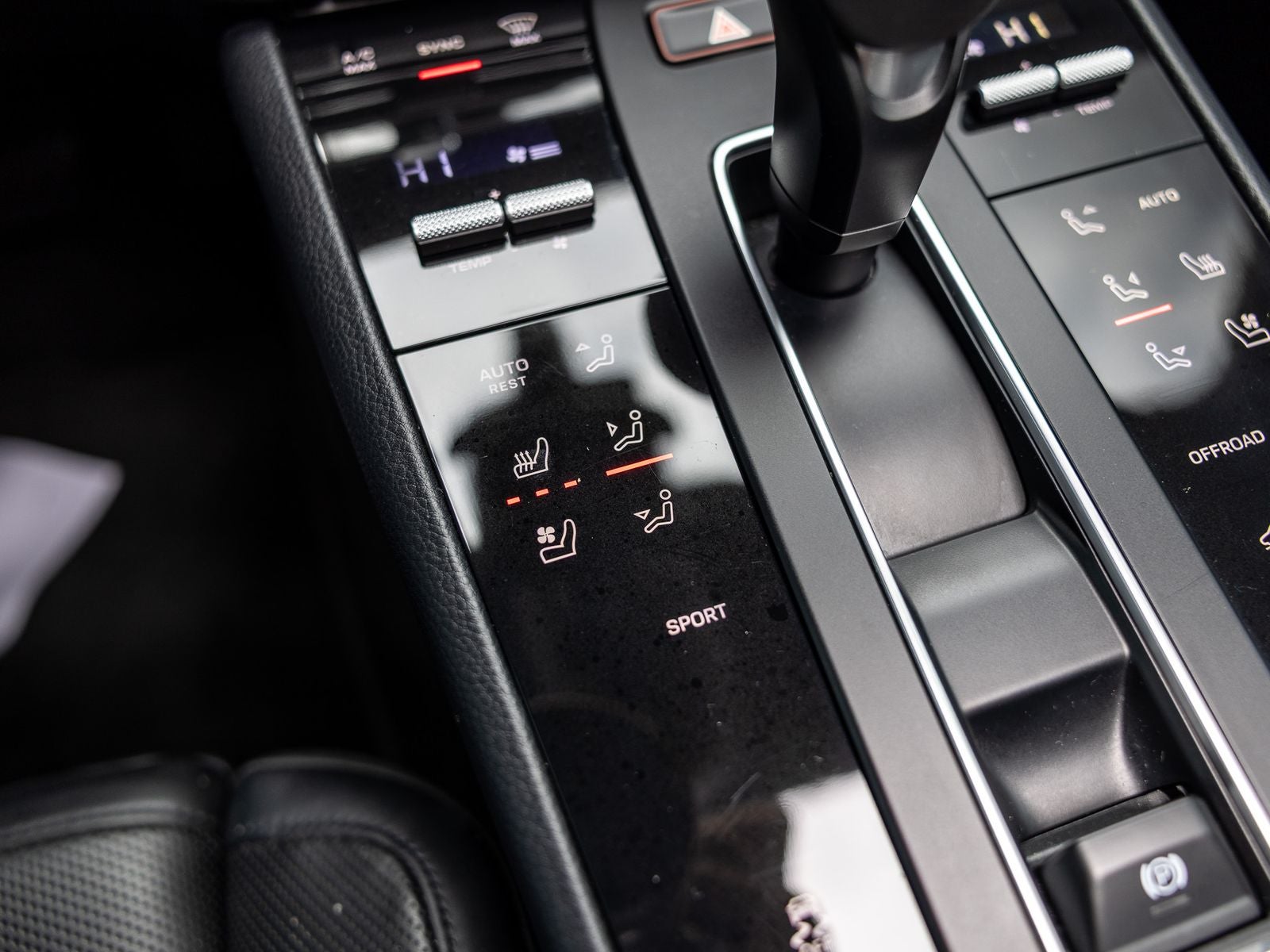 2023 Porsche Macan Base
