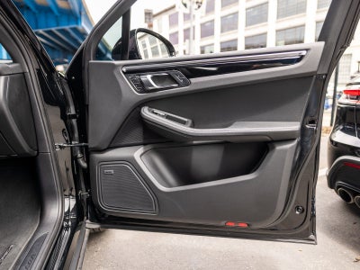 2023 Porsche Macan Base