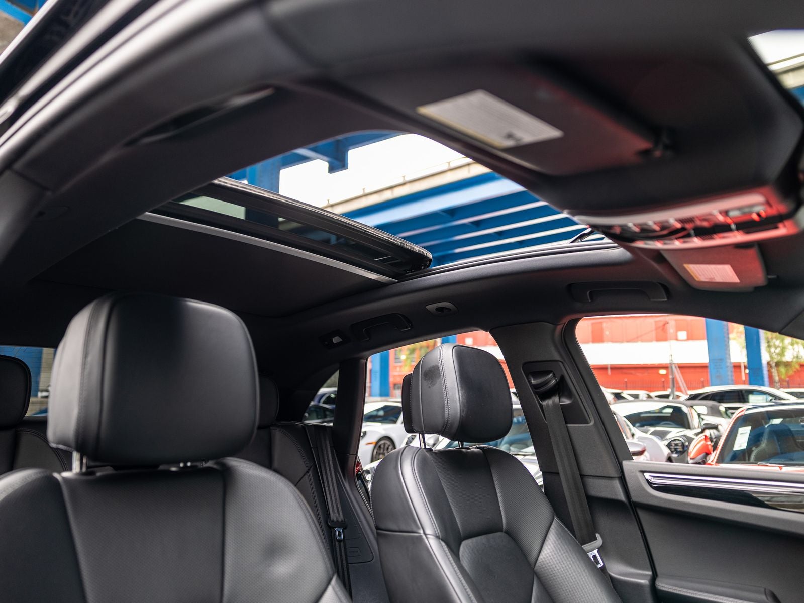 2023 Porsche Macan Base