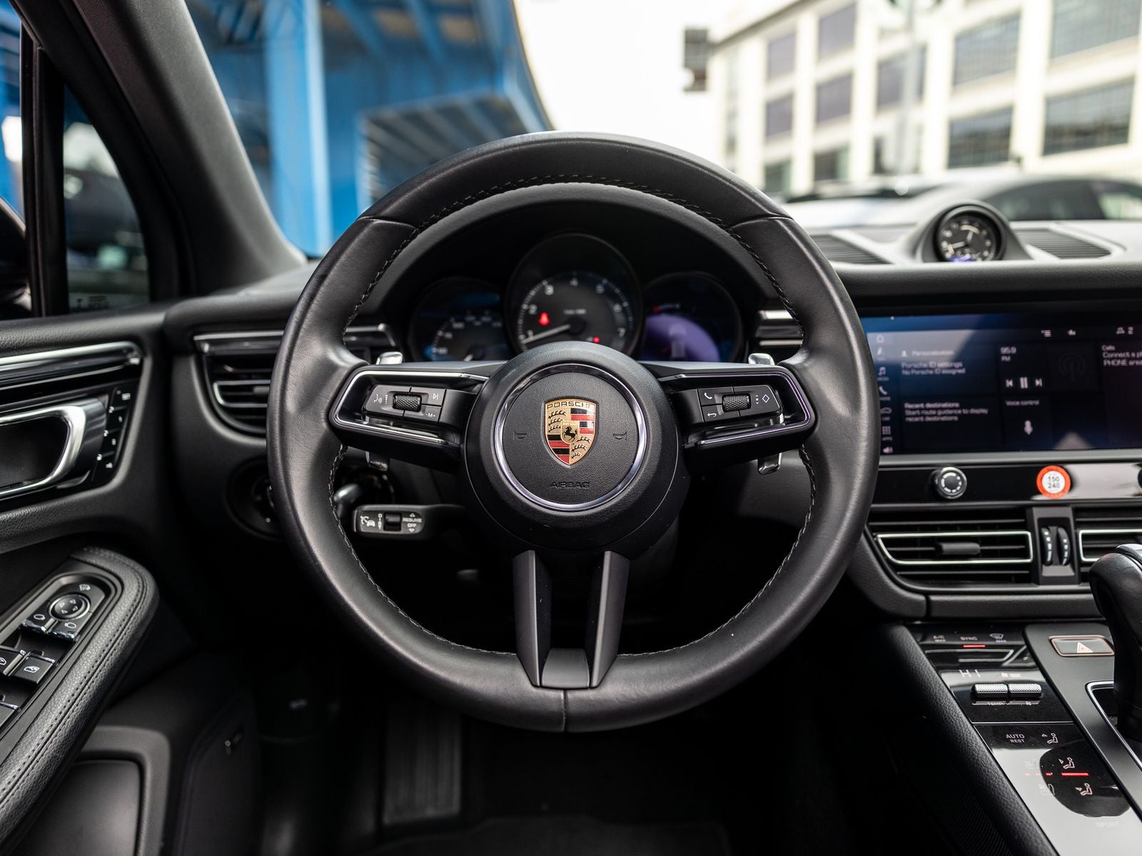 2023 Porsche Macan Base