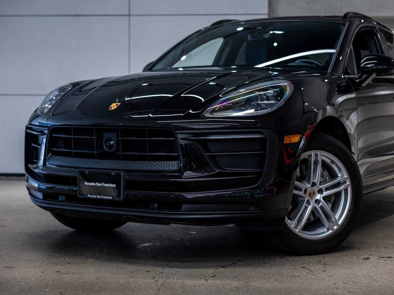 2023 Porsche Macan Base