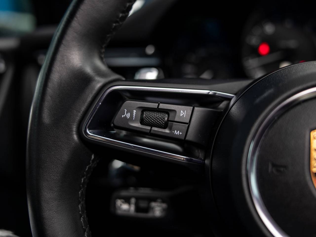 2023 Porsche Macan Base