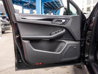2023 Porsche Macan Base