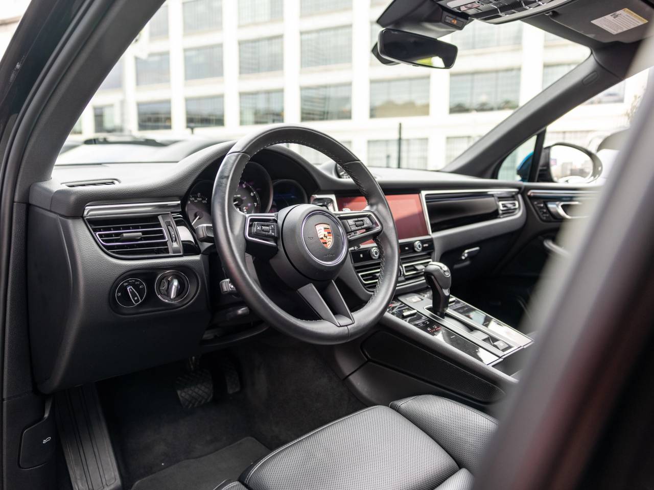 2023 Porsche Macan Base