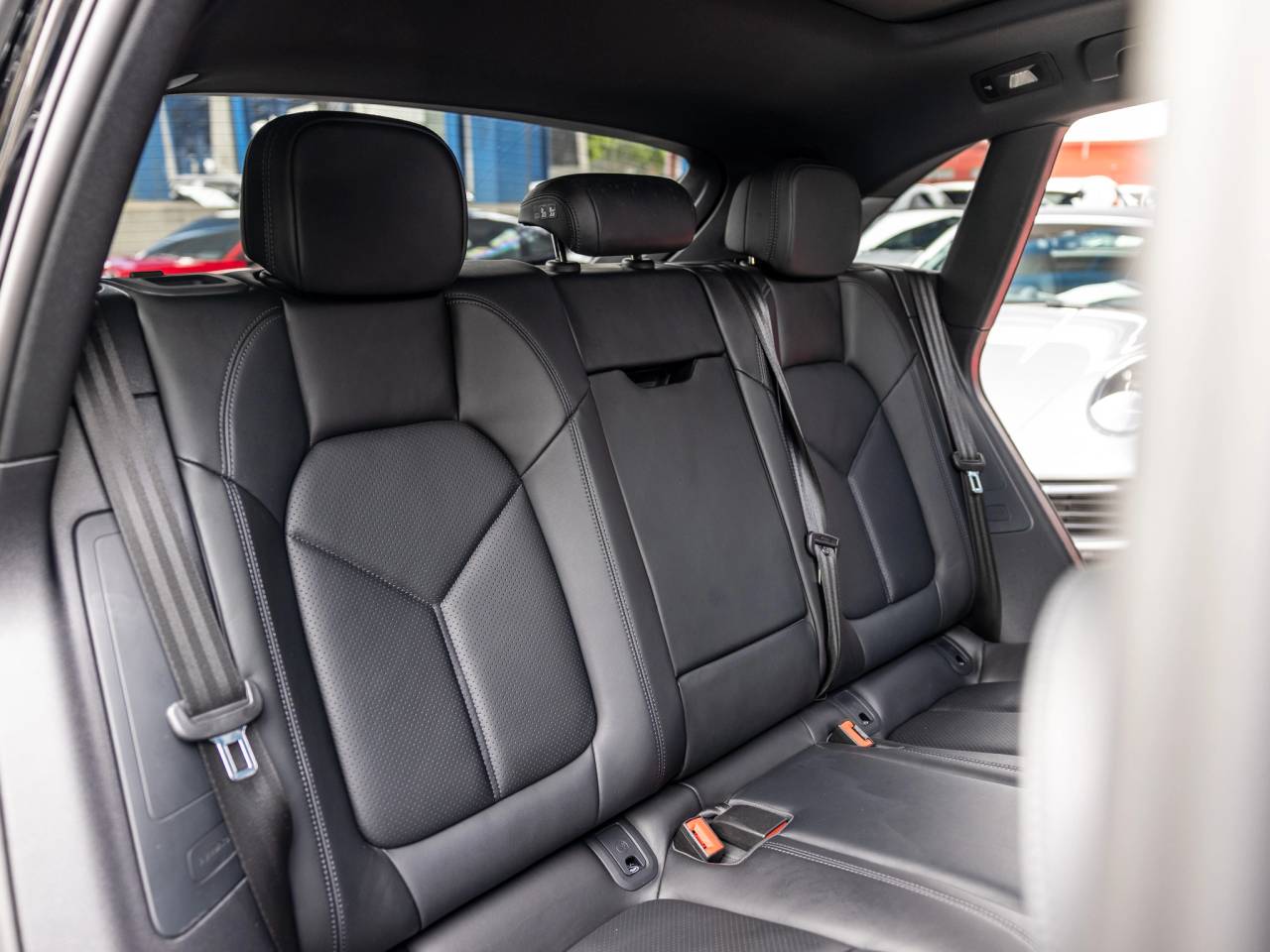 2023 Porsche Macan Base