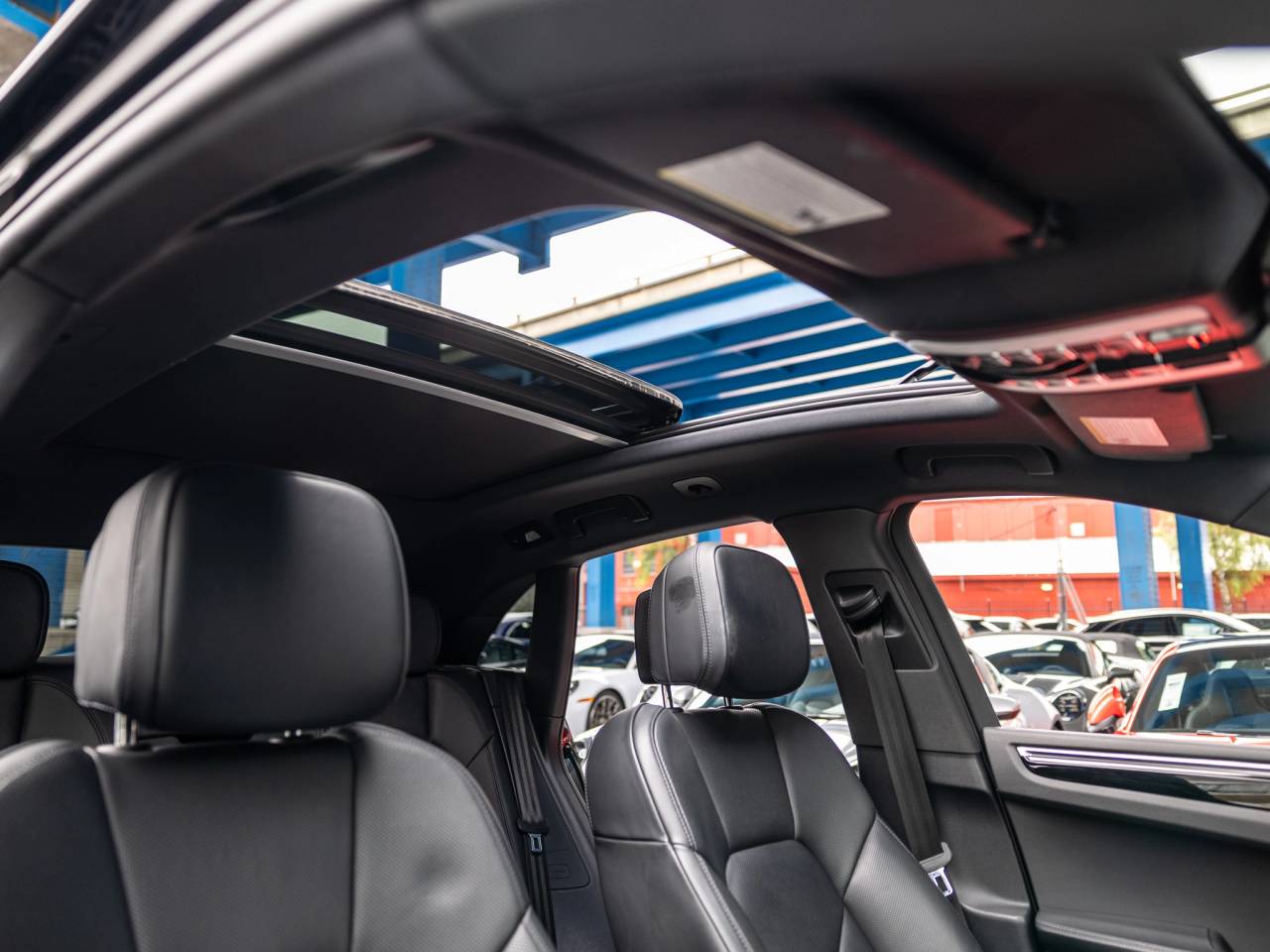 2023 Porsche Macan Base