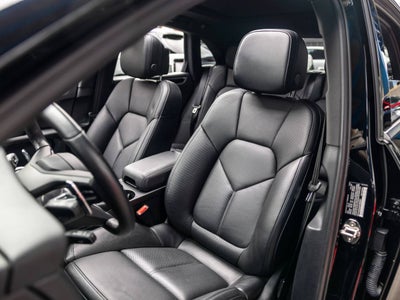 2023 Porsche Macan Base