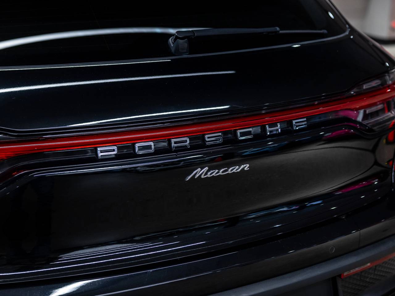 2023 Porsche Macan Base