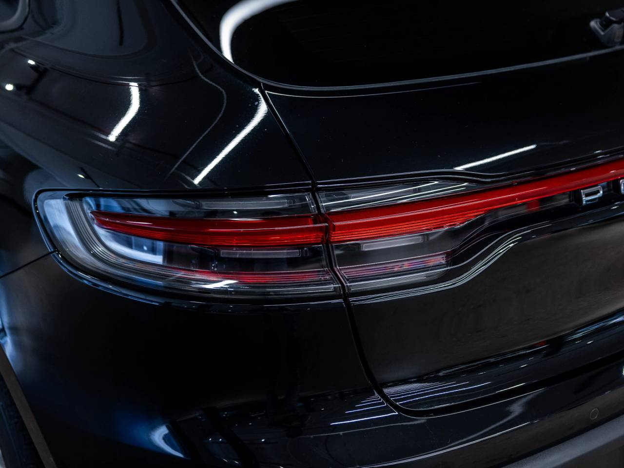 2023 Porsche Macan Base