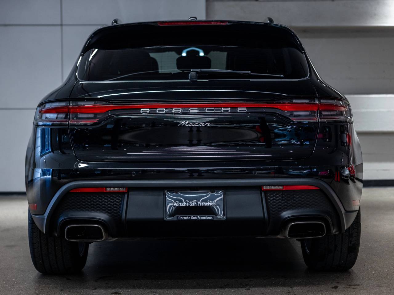 2023 Porsche Macan Base
