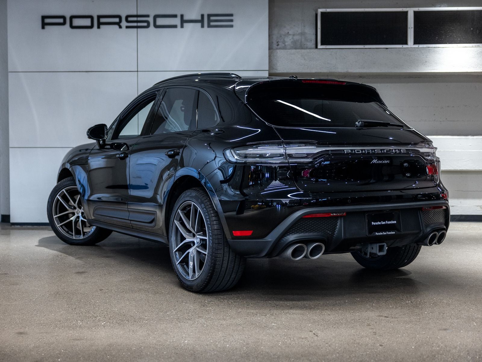 2024 Porsche Macan Base