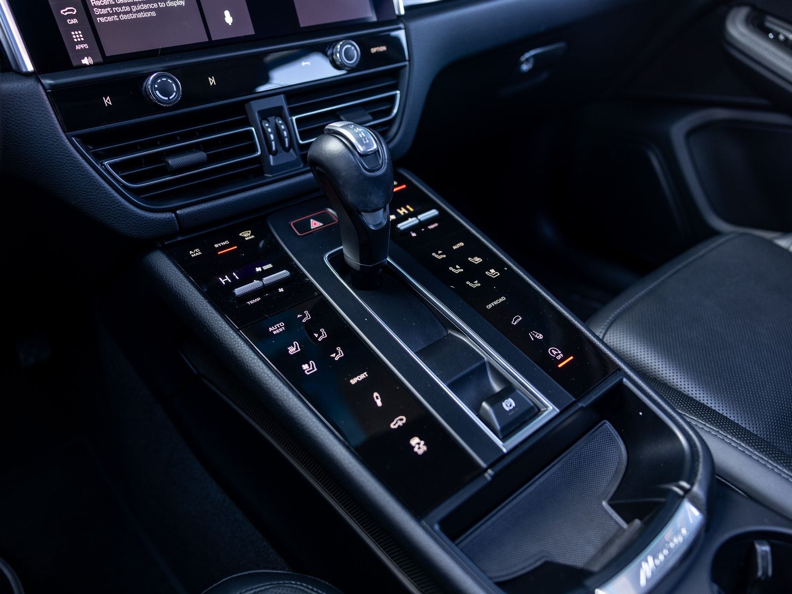 2024 Porsche Macan Base
